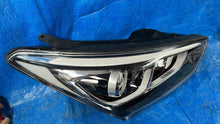 Load image into Gallery viewer, Frontscheinwerfer Hyundai Santa Fe Xenon Rechts Scheinwerfer Headlight SCH9036668800ju