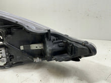 Laden Sie das Bild in den Galerie-Viewer, Frontscheinwerfer Toyota Prius Plus LED Ein Stück (Rechts oder Links) Headlight SCH3122120758wc