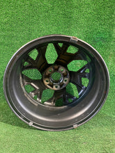 Laden Sie das Bild in den Galerie-Viewer, 1x Alufelge 17 Zoll 7.0&quot; 5x114.3 52910-F2CA0 Hyundai Elantra Rim Wheel