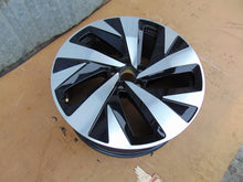 Laden Sie das Bild in den Galerie-Viewer, 1x Alufelge 20 Zoll 8.0" 5x112 45ET Glanz 11A601025A VW Rim Wheel FEL7039386757jn