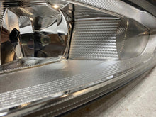 Laden Sie das Bild in den Galerie-Viewer, Frontscheinwerfer Ford Focus F1EB-13D154-AG Xenon Rechts Scheinwerfer Headlight SCH8057066810tu