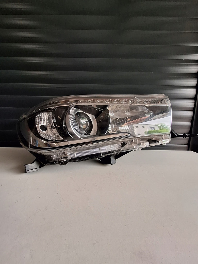 Frontscheinwerfer Toyota Hilux VIII 0K-56 2015-N1 Rechts Scheinwerfer Headlight SCH2828809464we
