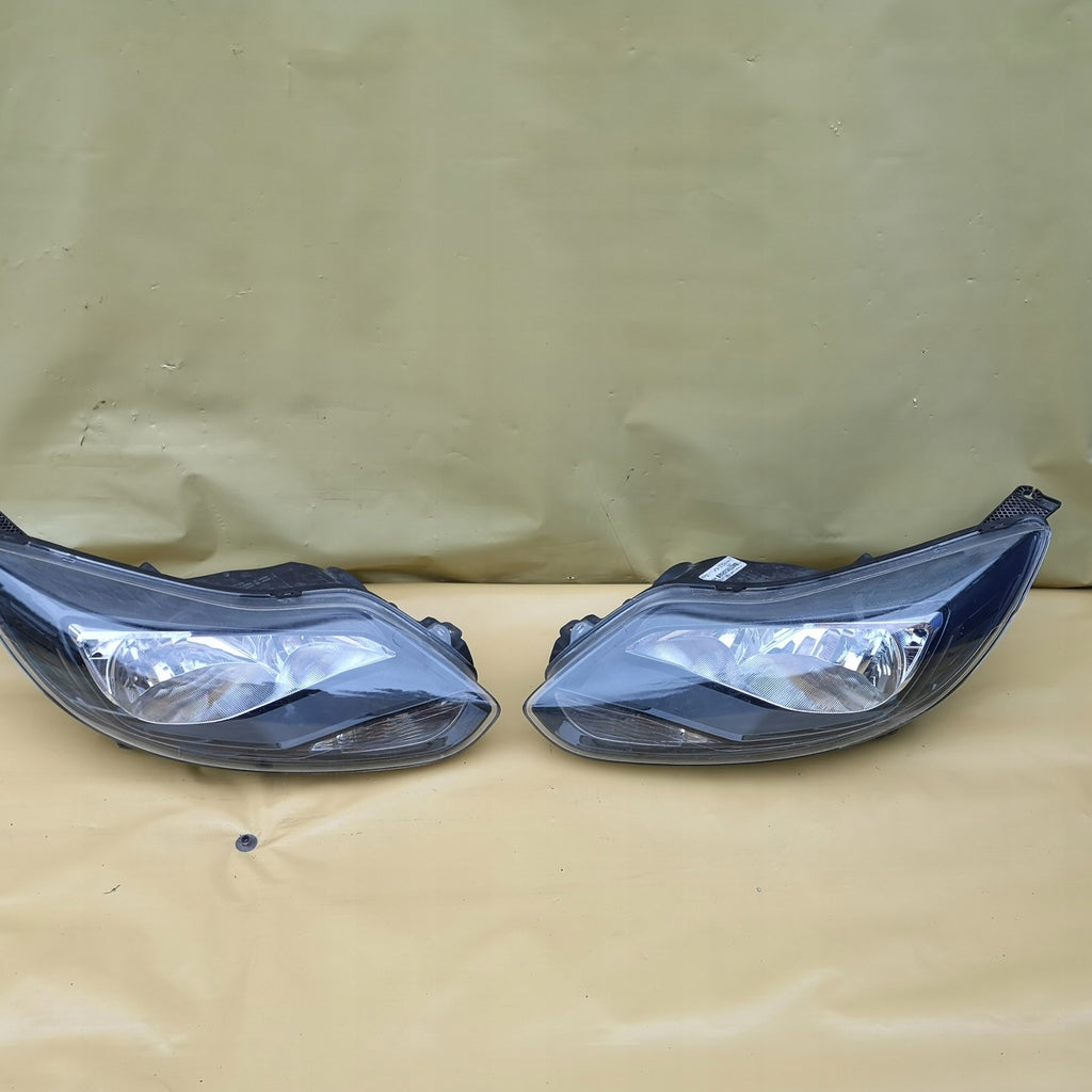 Frontscheinwerfer Ford Focus Ein Stück (Rechts oder Links) Headlight