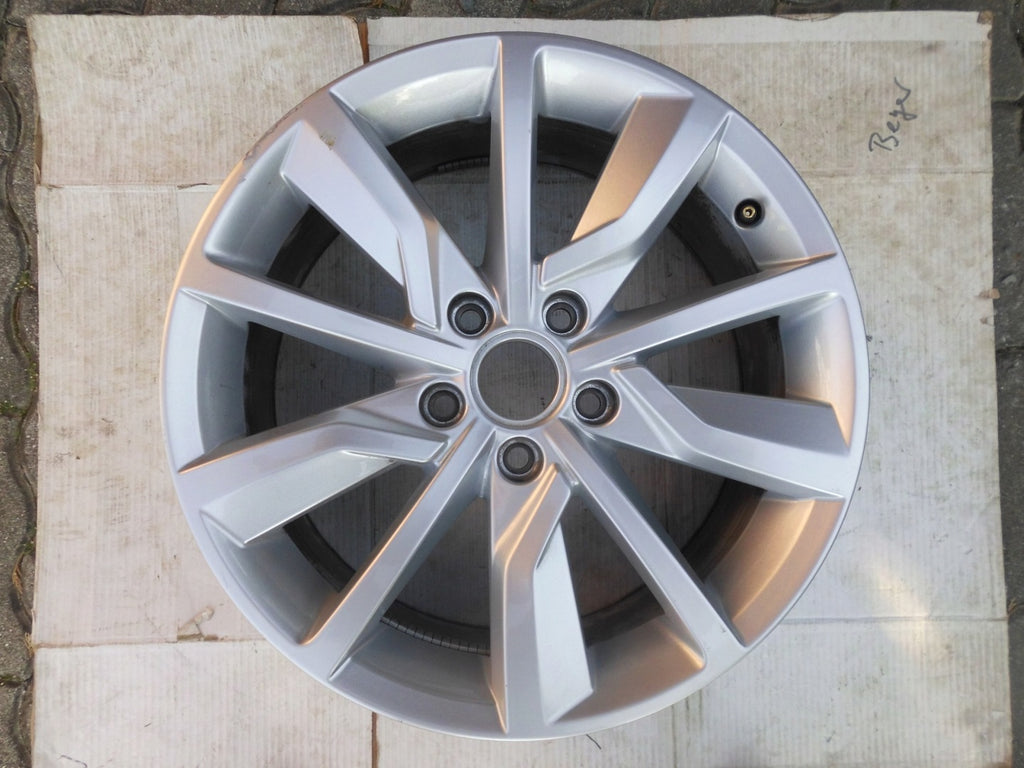 1x Alufelge 17 Zoll 7.0" 5x112 42ET Glanz Silber 5H0601025F VW Golf Rim Wheel FEL3426740677rq