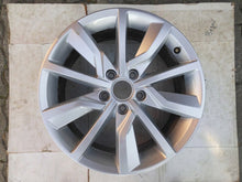Laden Sie das Bild in den Galerie-Viewer, 1x Alufelge 17 Zoll 7.0" 5x112 42ET 5H0601025F VW Golf Rim Wheel FEL3426740677rq