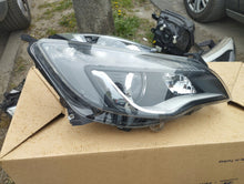 Laden Sie das Bild in den Galerie-Viewer, Frontscheinwerfer Opel Astra J 1ZT010012 13253651 Xenon Rechts Headlight SCH6007913154zs