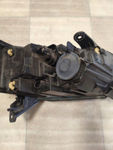 Laden Sie das Bild in den Galerie-Viewer, Frontscheinwerfer Dacia Sandero 260607161R LED Links Scheinwerfer Headlight SCH7060721245xs