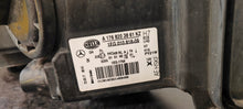 Laden Sie das Bild in den Galerie-Viewer, Frontscheinwerfer Mercedes-Benz W176 A1768203861KZ Links Scheinwerfer Headlight SCH9652046078zu