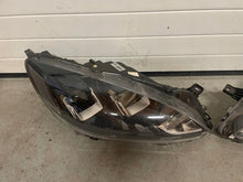 Laden Sie das Bild in den Galerie-Viewer, Frontscheinwerfer Ford Kuga LV4B-13E014-CA LV4B-13E015-CA Full LED Ein Satz SCH9628433869pg