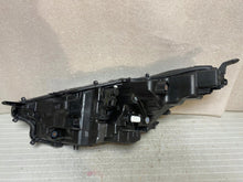 Laden Sie das Bild in den Galerie-Viewer, Frontscheinwerfer Toyota 4 Yaris Full LED Rechts Scheinwerfer Headlight SCH1890296700dq
