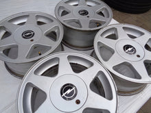 Laden Sie das Bild in den Galerie-Viewer, 4x Alufelge 15 Zoll 7.0&quot; 5x110 33ET 42428 Opel Omega A Vectra Zafira Rim Wheel