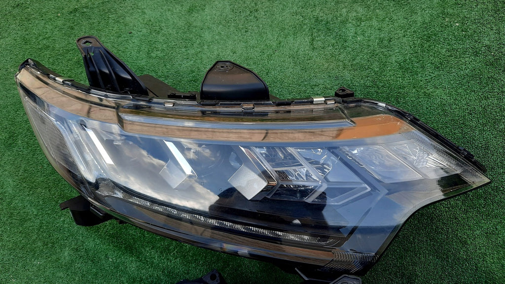 Frontscheinwerfer Mitsubishi Outlander ECM921-21E10 Full LED Rechts oder Links