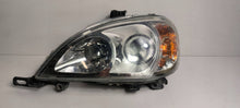 Load image into Gallery viewer, Frontscheinwerfer Mercedes-Benz W163 Ein Stück (Rechts oder Links) Headlight