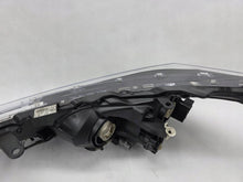 Laden Sie das Bild in den Galerie-Viewer, Frontscheinwerfer Toyota Corolla Rechts Scheinwerfer Headlight SCH3111412704wt