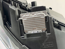 Laden Sie das Bild in den Galerie-Viewer, Frontscheinwerfer Opel Zafira Life 9832837680 Ein Stück (Rechts oder Links) SCH7678606101ti