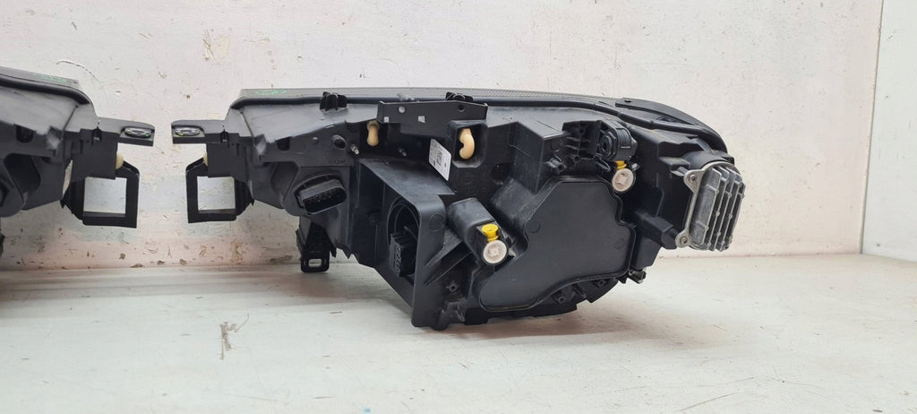 Frontscheinwerfer VW I 11B941035H 11B941036M Ein Satz Scheinwerfer Headlight SCH1439564875lk