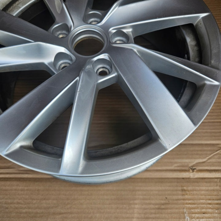 1x Alufelge 16 Zoll 6.0" 5x112 43ET Glanz Silber 2GA071496B VW T Roc T-Roc FEL7612876466bp