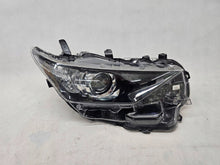 Laden Sie das Bild in den Galerie-Viewer, Frontscheinwerfer Toyota Auris 81110-02K30 LED Rechts Scheinwerfer Headlight