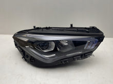 Laden Sie das Bild in den Galerie-Viewer, Frontscheinwerfer Mercedes-Benz Cla X118 C118 A1189068400 Rechts Headlight SCH6773325677jr