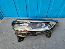 Laden Sie das Bild in den Galerie-Viewer, Frontscheinwerfer Renault Kadjar 260605720R 01177001 Vorderseite Headlight SCH9077387591px