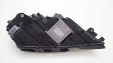 Laden Sie das Bild in den Galerie-Viewer, Frontscheinwerfer Skoda Octavia III 5E1941015 LED Ein Stück (Rechts oder Links) SCH6939463725tf