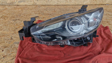 Laden Sie das Bild in den Galerie-Viewer, Frontscheinwerfer Mazda 6 GHR4-51040 Links Scheinwerfer Headlight SCH3360655351to