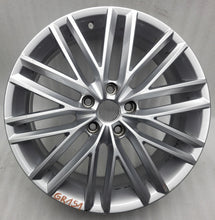 Load image into Gallery viewer, 1x Alufelge 18 Zoll 7.0" 5x112 45ET Glanz Silber 575601025D Seat Ateca Rim Wheel FEL9303173580xk