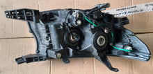 Laden Sie das Bild in den Galerie-Viewer, Frontscheinwerfer Toyota Land Cruiser Links Scheinwerfer Headlight SCH5399053219up