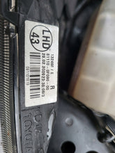 Load image into Gallery viewer, Frontscheinwerfer Toyota Verso 81110-0F090-00 Rechts Scheinwerfer Headlight SCH7765830163fv