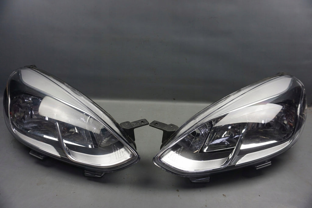 Frontscheinwerfer Ford Fiesta Ein Stück (Rechts oder Links) Headlight