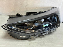 Laden Sie das Bild in den Galerie-Viewer, Frontscheinwerfer Ford Focus Links Scheinwerfer Headlight SCH1766842665px