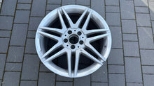 Load image into Gallery viewer, 1x Alufelge 18 Zoll 8.5" 5x112 54ET Glanz Silber A2044010704 Mercedes-Benz FEL4822349992ch