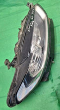 Laden Sie das Bild in den Galerie-Viewer, Frontscheinwerfer Ford Mondeo I V Hatchback DS7313W029BE 89906733 Rechts SCH3896372926up