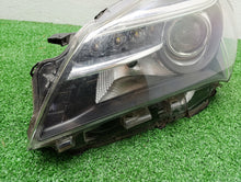 Load image into Gallery viewer, Frontscheinwerfer Toyota Yaris Links Scheinwerfer Headlight
