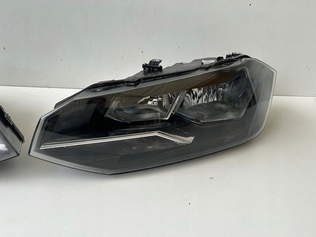 Frontscheinwerfer VW Polo 2G1941005 2G1941006 Ein Satz Scheinwerfer Headlight