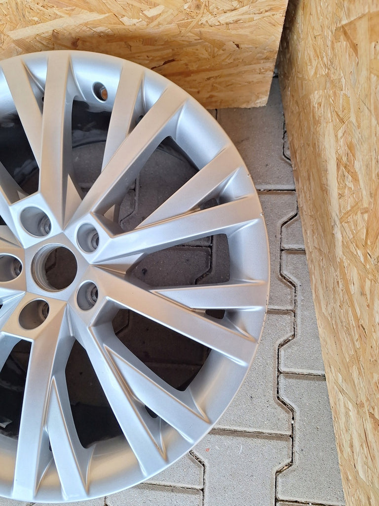 1x Alufelge 18 Zoll 8.0" 5x112 44ET Glanz Silber 3V0601025AN Skoda Superb