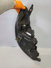 Laden Sie das Bild in den Galerie-Viewer, Frontscheinwerfer Peugeot 407 Coupe 103419012386 Xenon Links Headlight SCH1636268350yq