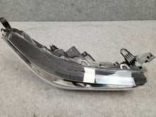 Laden Sie das Bild in den Galerie-Viewer, Frontscheinwerfer Toyota Corolla LED Ein Satz Scheinwerfer Headlight SCH9170580699hn
