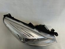 Laden Sie das Bild in den Galerie-Viewer, Frontscheinwerfer Ford Kuga CV44-13W029-AE Rechts Scheinwerfer Headlight