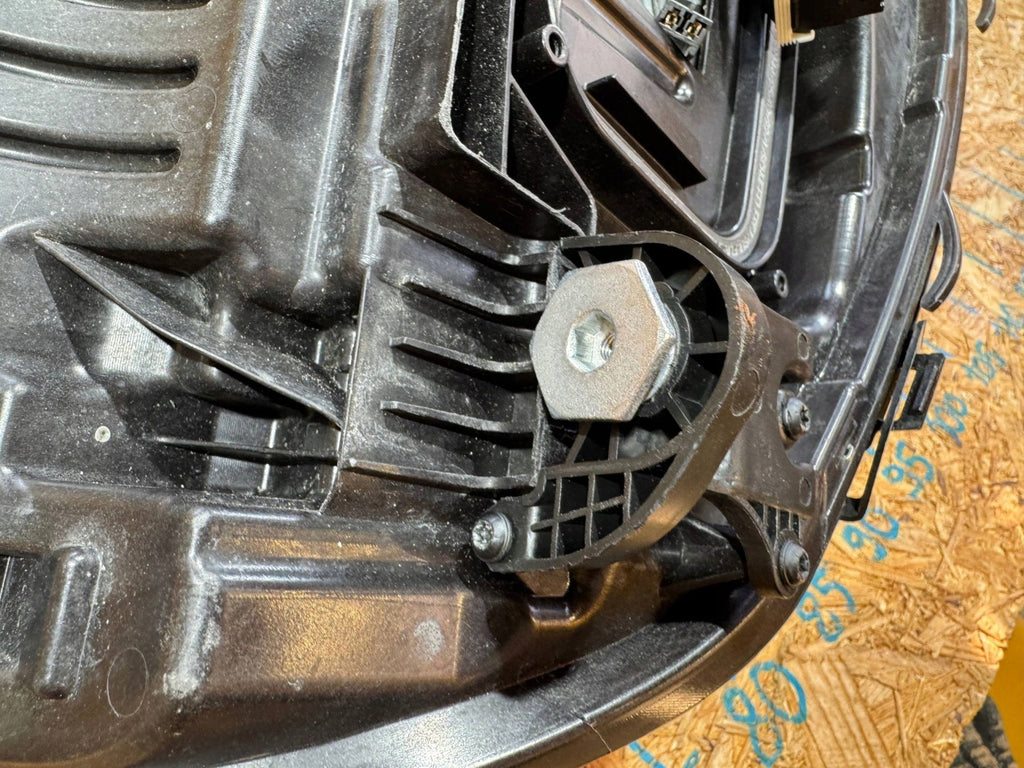 Frontscheinwerfer Mercedes-Benz W213 A2139067509 Ein Stück (Rechts oder Links) SCH8653906757bf