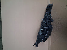 Laden Sie das Bild in den Galerie-Viewer, Frontscheinwerfer Toyota Corolla 81110-02S60 Links Scheinwerfer Headlight SCH8274399088nt