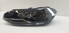 Laden Sie das Bild in den Galerie-Viewer, Frontscheinwerfer VW Polo 2G1941005 Halogen Links Scheinwerfer Headlight