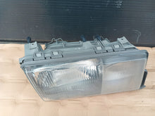 Laden Sie das Bild in den Galerie-Viewer, Frontscheinwerfer Mercedes-Benz 190 W201 127092-00RE Rechts Headlight SCH3090004611on