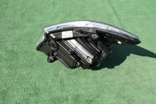 Laden Sie das Bild in den Galerie-Viewer, Frontscheinwerfer Mercedes-Benz Vito A4479069800 LED Rechts Headlight SCH3537225699ma