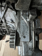 Load image into Gallery viewer, Motor VW T5 BNZ 2.5 TDI 130PS 96kW Diesel Engine Unkomplett