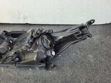 Laden Sie das Bild in den Galerie-Viewer, Frontscheinwerfer Toyota Yaris Model LED Rechts Scheinwerfer Headlight SCH4111828326hu