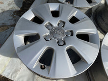 Load image into Gallery viewer, 4x Alufelge 15 Zoll 6.0&quot; 5x112 47ET Glanz Silber 8P0601025BP Audi Rim Wheel