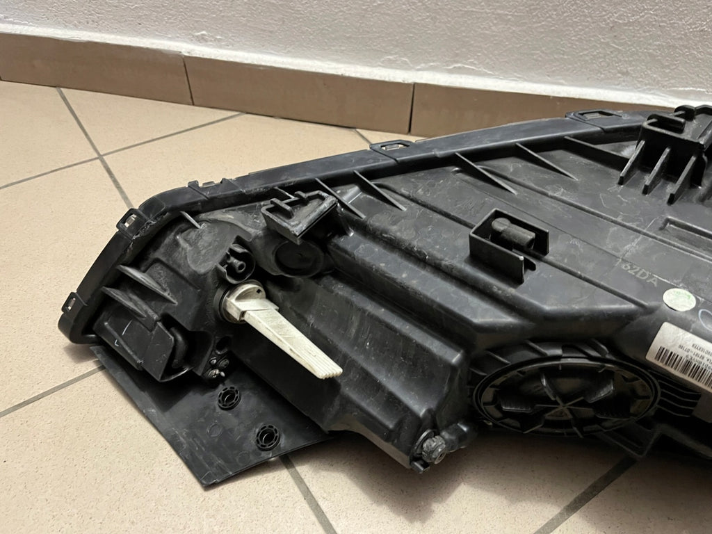 Frontscheinwerfer Hyundai Tucson 92101-D7100 Links Scheinwerfer Headlight SCH3869598985di