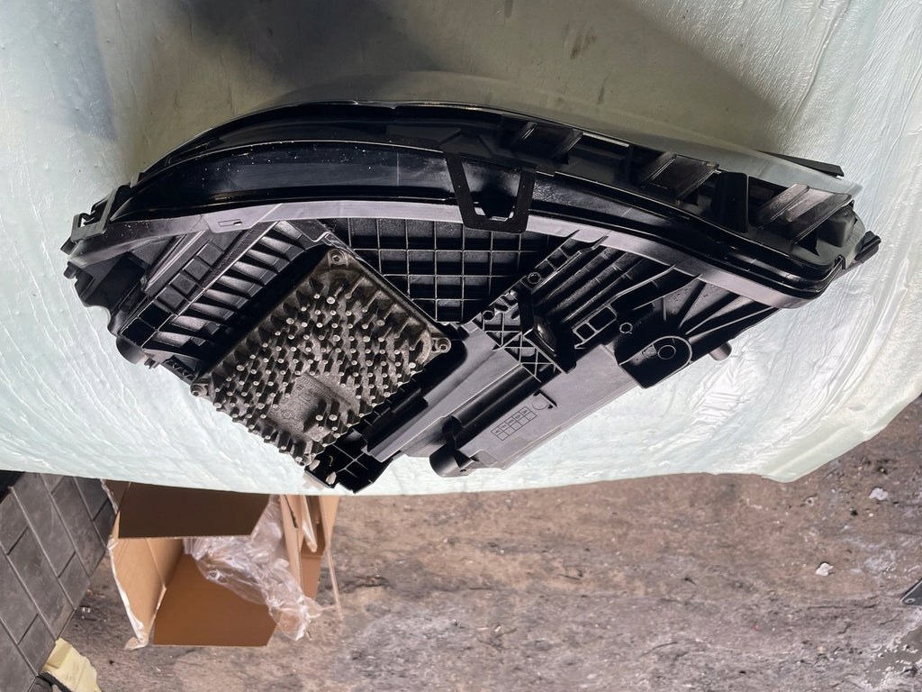 Frontscheinwerfer Mercedes-Benz Cla A1189061301 A1189061401 Rechts oder Links SCH5240777391su