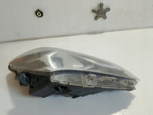 Load image into Gallery viewer, Frontscheinwerfer Toyota Yaris Rechts Scheinwerfer Headlight